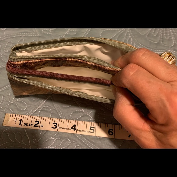 Lowest Price New WT Small make up bag. Made of tapestry material. - Picture 6 of 6